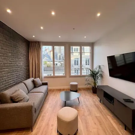 Spacious Newly Renovated Loft With Ac