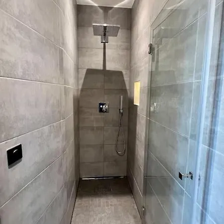Apartment Spacious Newly Renovated Loft With Ac